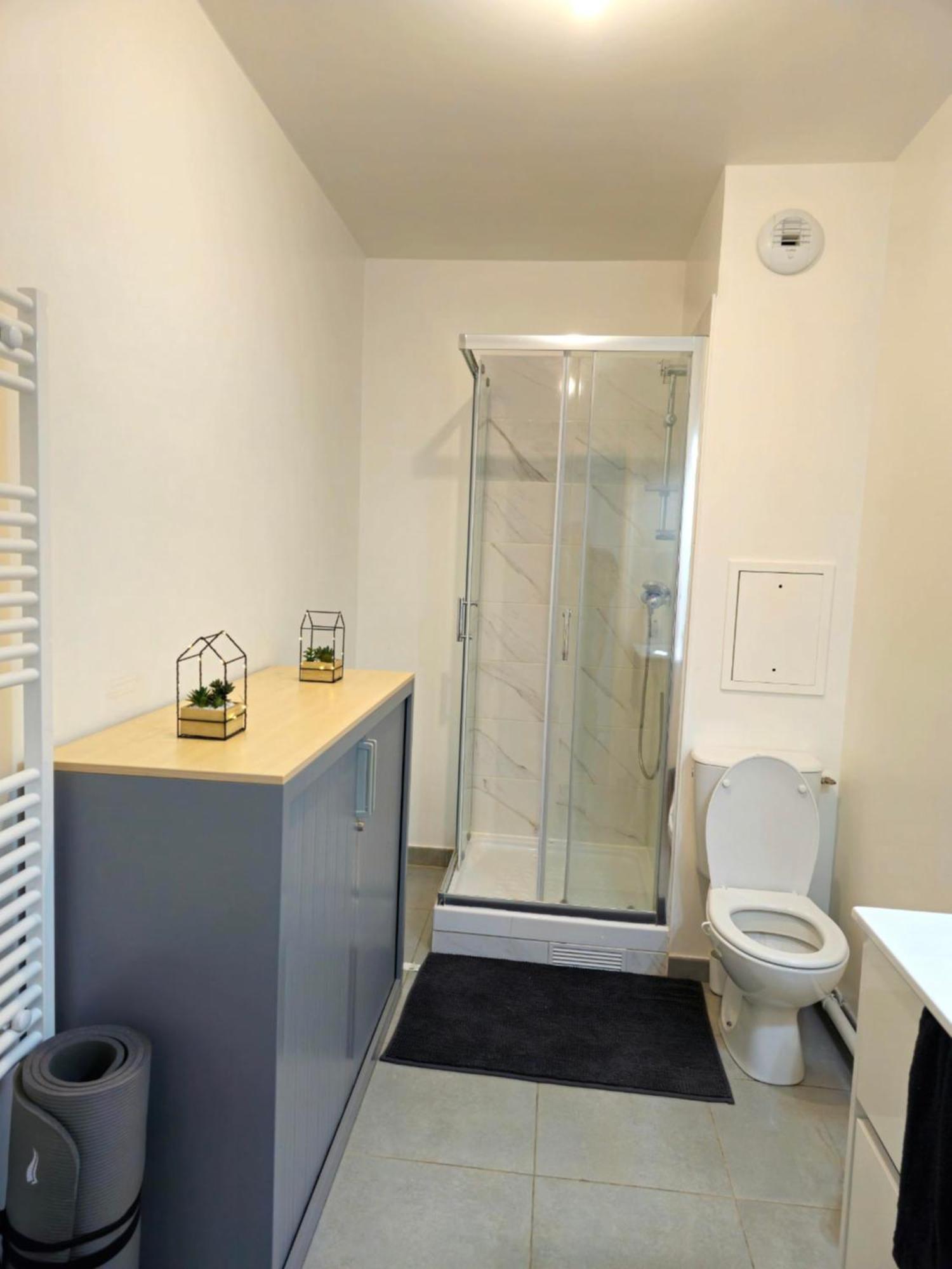 Appartamento Studio Entre Paris Et Disney Bussy-Saint-Georges Esterno foto