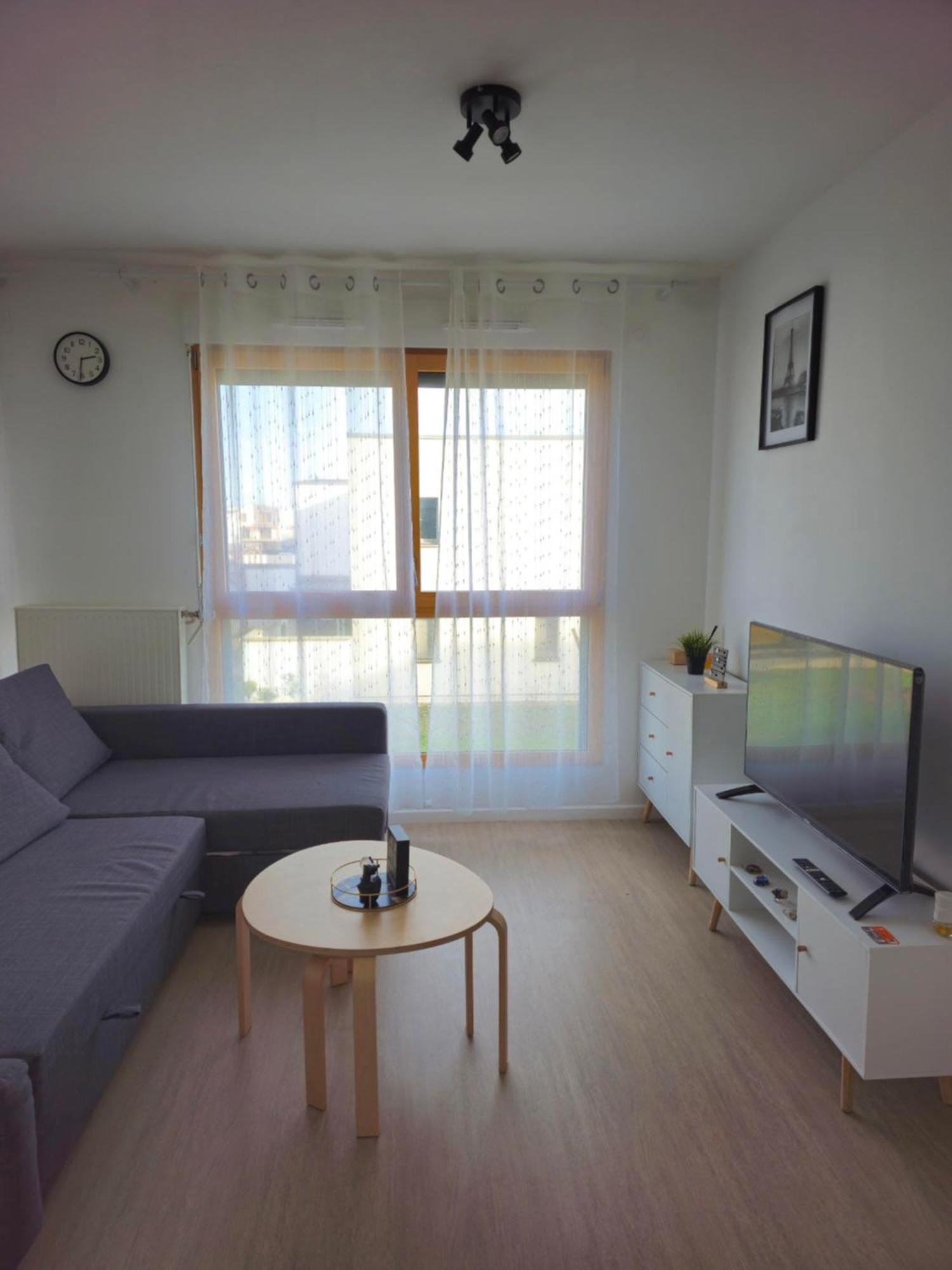 Appartamento Studio Entre Paris Et Disney Bussy-Saint-Georges Esterno foto